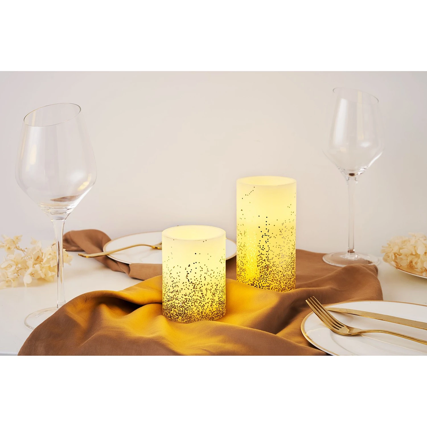 Pauleen Wachskerze Golden Glitter (2er-Set) - Wachs - 2-flammig 4 Pauleen Wachskerze Golden Glitter (2er-Set) - Wachs - 2-flammig – Bild 2