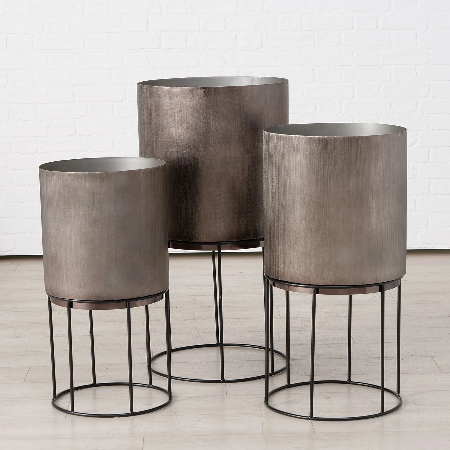 Boltze Pflanztopf Golia II (3-teilig) - Aluminium - Graphit 7 Boltze Pflanztopf Golia II (3-teilig) - Aluminium - Graphit – Bild 5