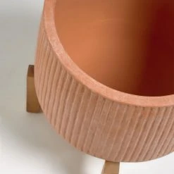 Twentyfour Pflanzkübel Daffodil - Terracotta / Acacia - Kupfer -Günstiges Deko Geschäft 1000276229 210625 13522100403 DETAILS P000000001000276229