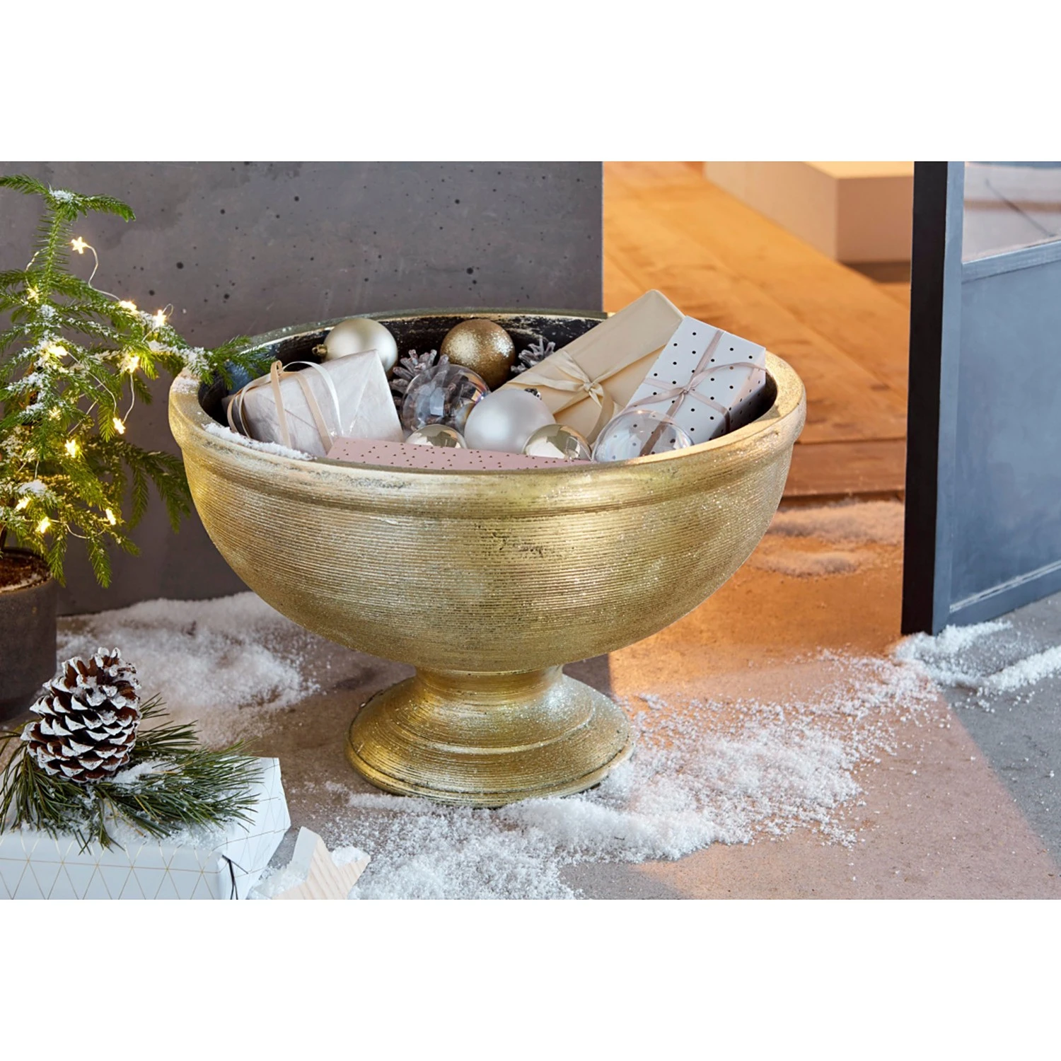 Twentyfour Übertopf Victory - Magnesia / Kunstharz - Champagner 4 Twentyfour Übertopf Victory - Magnesia / Kunstharz - Champagner – Bild 2