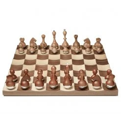 Umbra Schach-Set Wobble - Zink - Walnut - 37,795cm x 11,43cm x 37,795cm 30 Umbra Schach-Set Wobble - Zink - Walnut - 37,795cm x 11,43cm x 37,795cm -Günstiges Deko Geschäft 1000317002 220112 13103500238 DETAILS P000000001000317002