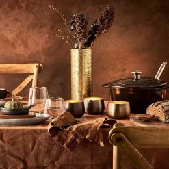 Butlers Vase AUREO II - Aluminium - Gold -Günstiges Deko Geschäft 1000337842 220225 020 MOOD DETAILS P000000001000337842 mood