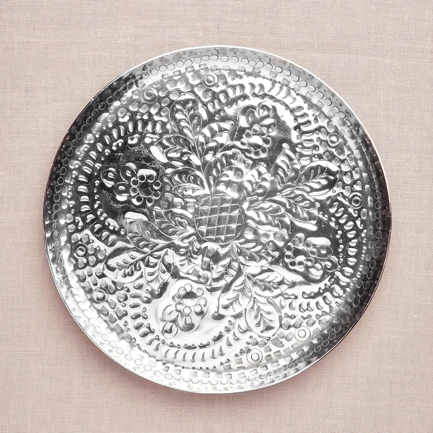 Butlers Dekoteller ORIENTAL LOUNGE I - Aluminium - Silber 4 Butlers Dekoteller ORIENTAL LOUNGE I - Aluminium - Silber – Bild 2