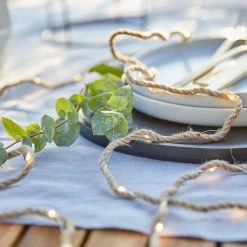 Butlers Lichterkette FARMHOUSE - Polyester PVC / Jute - 20-flammig 10 Butlers Lichterkette FARMHOUSE - Polyester PVC / Jute - 20-flammig -Günstiges Deko Geschäft 1000360439 220630 022 MOOD DETAILS P000000001000360439 mood