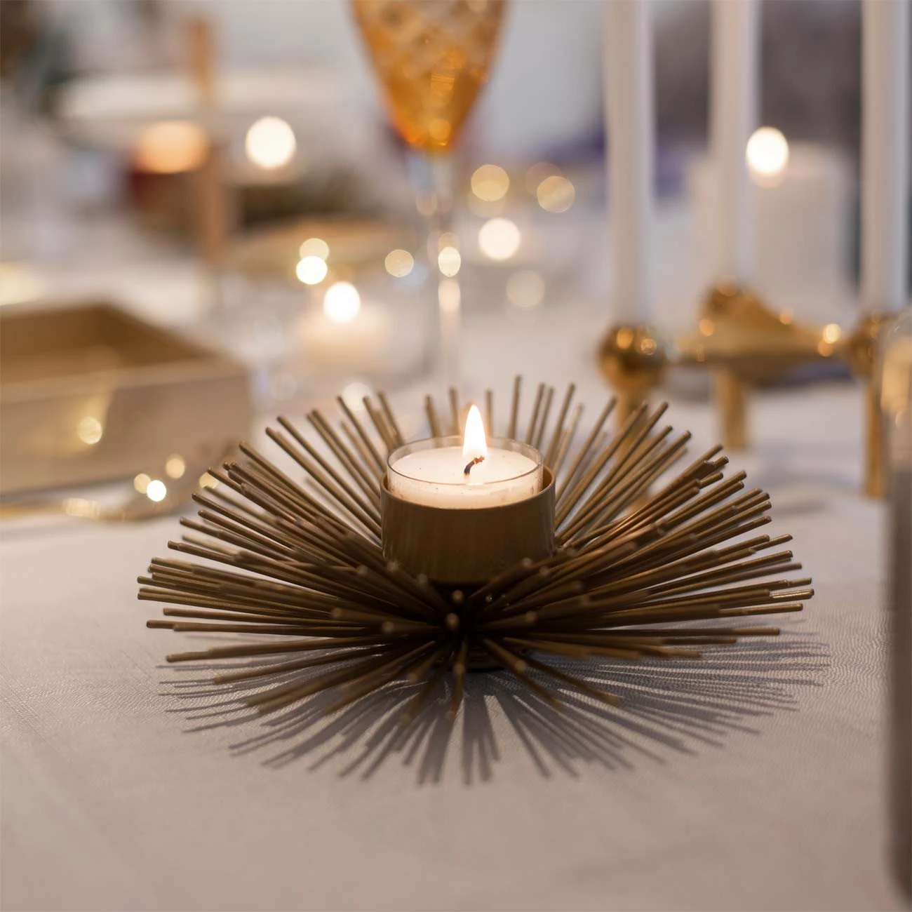 Mojoo Denmark Mojoo Dänemark - Stardust Teelichthalter - Mojoo Dänemark - Stardust Teelichthalter, goldfarben 6 Mojoo Denmark Mojoo Dänemark - Stardust Teelichthalter - Mojoo Dänemark - Stardust Teelichthalter, goldfarben – Bild 4