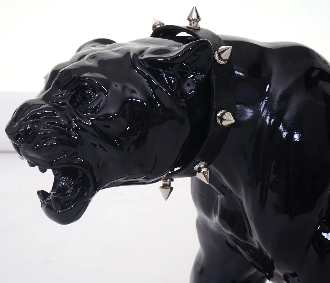 HWC Deko Figur Leopard mit Halsband - Hochglanz Schwarz 8 HWC Deko Figur Leopard mit Halsband - Hochglanz Schwarz – Bild 6