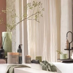 Mica Decorations Duftkerze Bois Intense -Günstiges Deko Geschäft 86b2f1e1bbef4b3e9b9bfd40c423d716 1 scaled