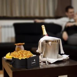 Relaxdays Schwarze Rosenbox mit 18 goldenen Rosen -Günstiges Deko Geschäft 86f117a04aa14e35ab8d9c06168217d7