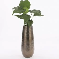 Mica Decorations Vase Gabriel - Bronze -Günstiges Deko Geschäft 8c1824d6364142b19fc1c62b272bdad3.cropped 217 68 2662 2885.processed scaled