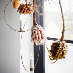 Madam Stoltz Dekoring mit Kerzenhalter L goldfarben - Hängender Dekoring mit Kerzenhalter aus Metall large, goldfarben -Günstiges Deko Geschäft dbd7b5090aed431da98996340de91d6f